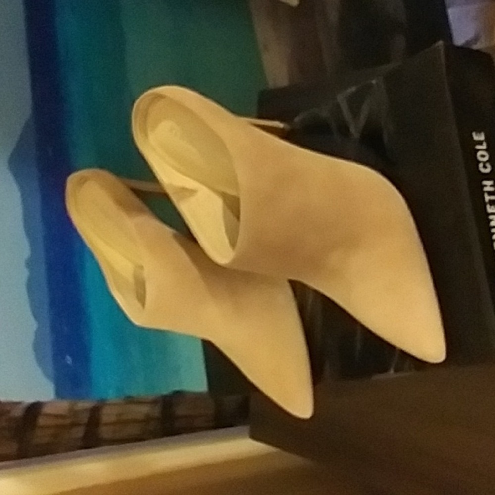 Kenneth Cole shoe